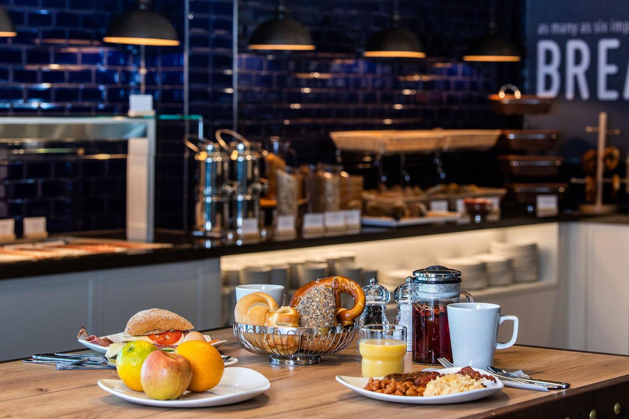 Premier Inn Koeln City Centre Ngoại thất bức ảnh